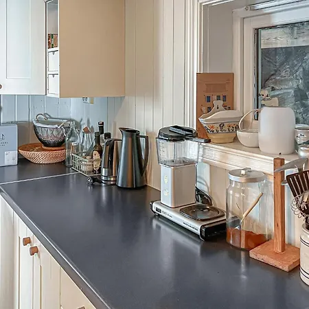 2 Bedroom Gorgeous In Grimstad (Aust-Agder)