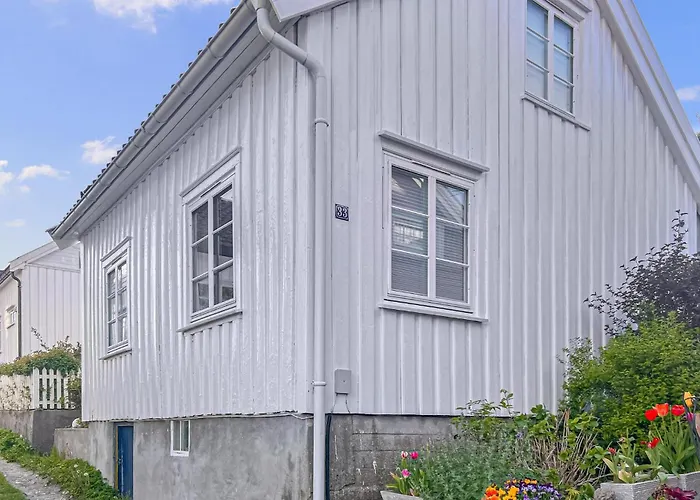 2 Bedroom Gorgeous In *
