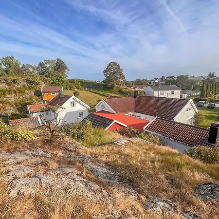 2 Bedroom Gorgeous In Grimstad (Aust-Agder)
